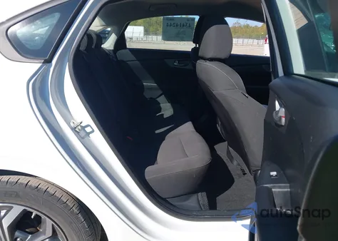 2020 Kia Forte Lxs z USA, uszkodzony, nr VIN 3KPF24AD7LE191649